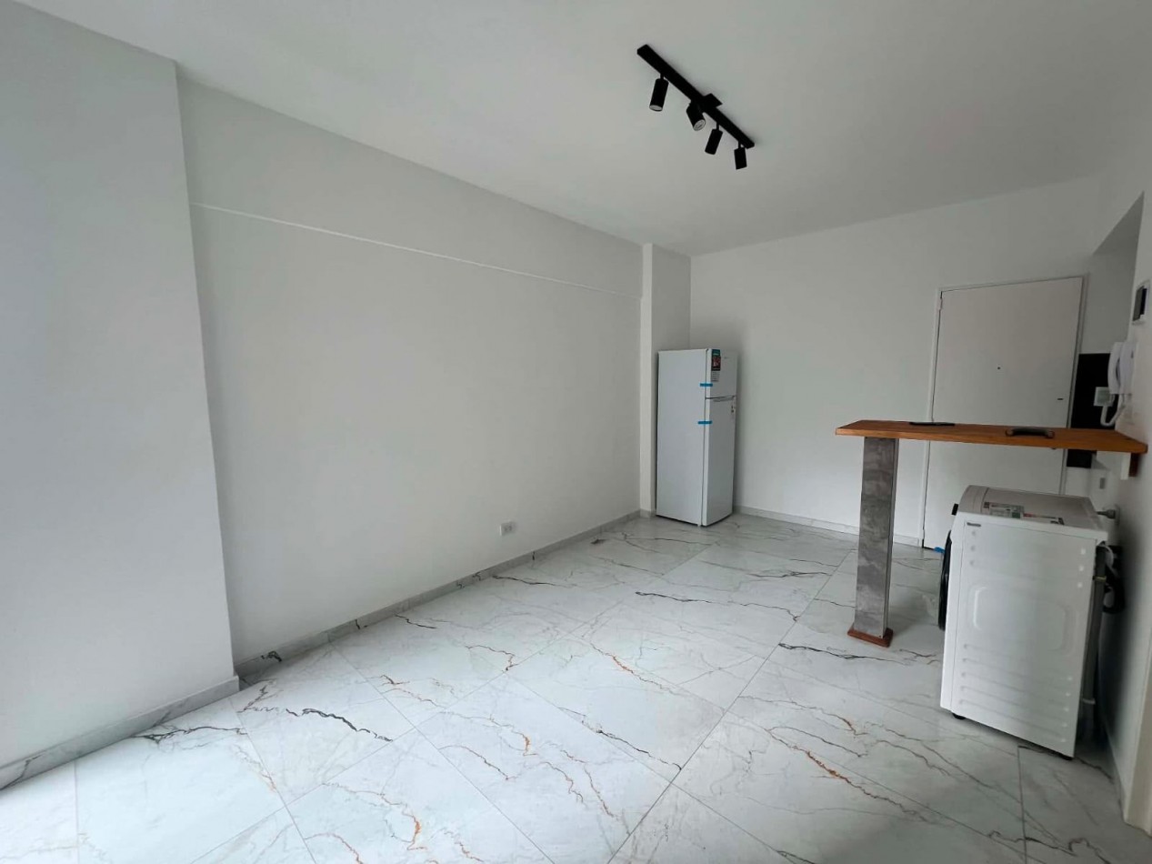 MONOAMBIENTE DE 18M2 AL LATERAL CON VISTA PARCIAL AL MAR, A POCOS METROS DEL TORREON DEL MONJE