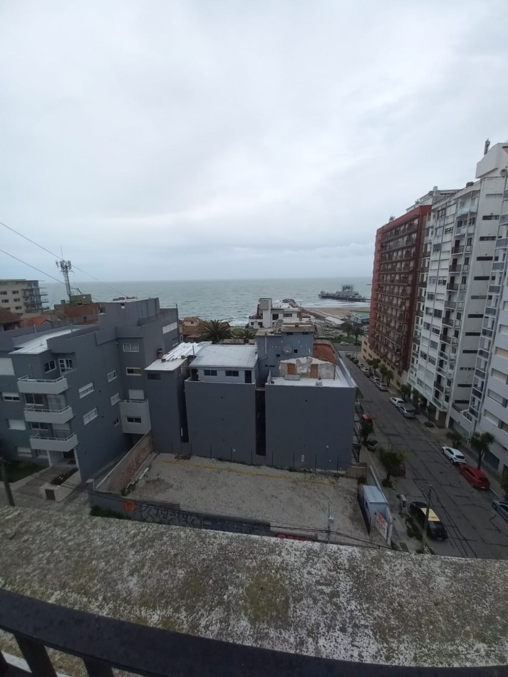 DEPARTAMENTO 3 AMBIENTES A LA CALLE CON VENTANAL Y VISTA AL MAR EN PUNTA IGLESIA
