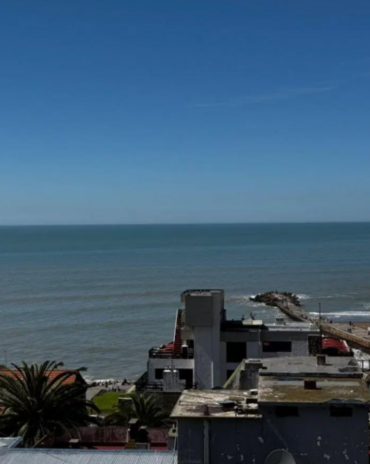 DEPARTAMENTO 3 AMBIENTES A LA CALLE CON VENTANAL Y VISTA AL MAR EN PUNTA IGLESIA