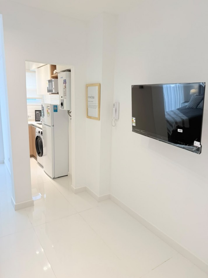 DEPARTAMENTO 1 AMB A LA CALLE CON BALCON FRANCES