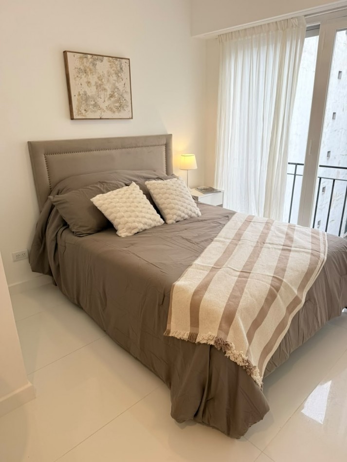 DEPARTAMENTO 1 AMB A LA CALLE CON BALCON FRANCES