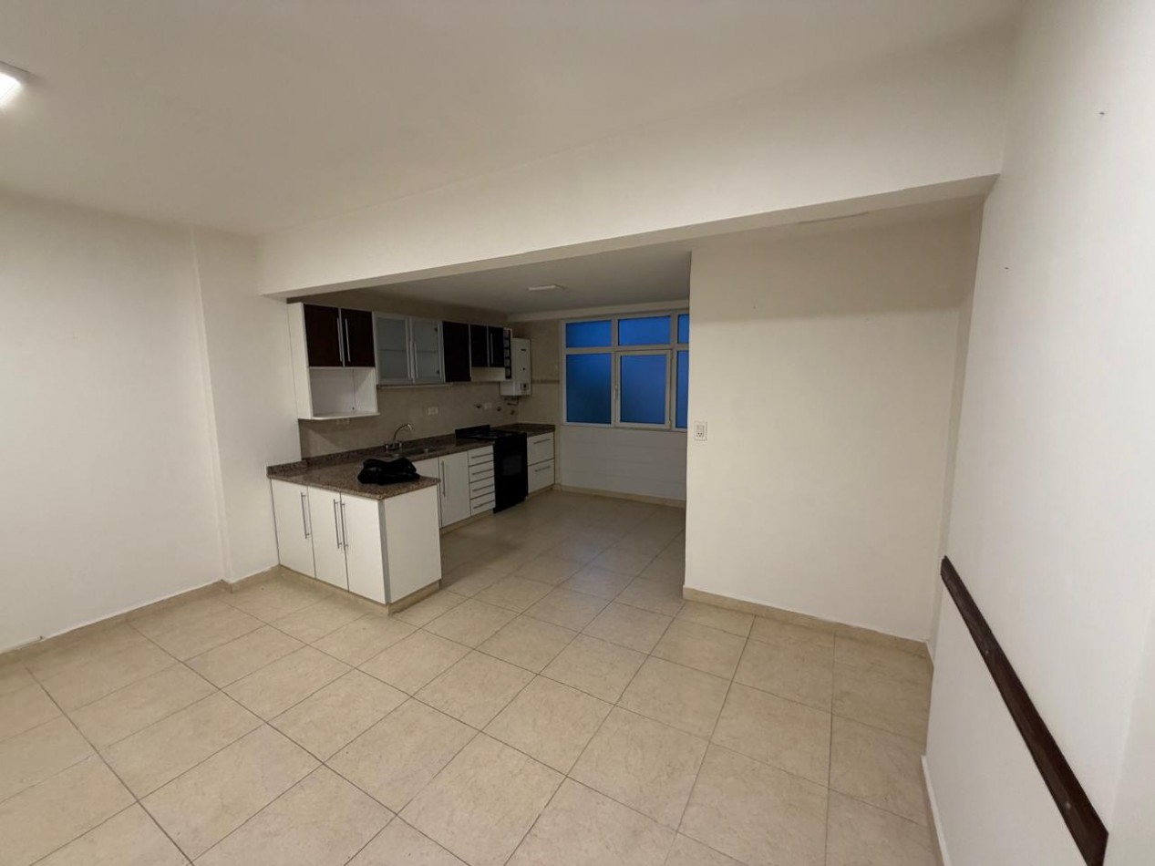 DEPARTAMENTO INVERTIDO DE 2 AMBIENTES A LA CALLE CON DEPENDENCIA EN ALDREY