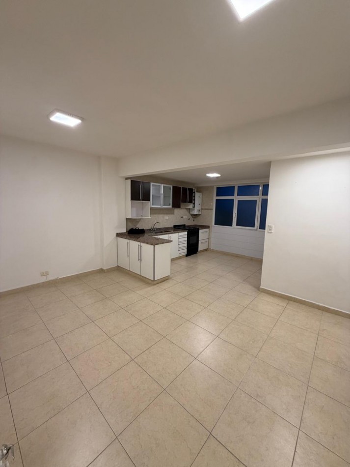 DEPARTAMENTO INVERTIDO DE 2 AMBIENTES A LA CALLE CON DEPENDENCIA EN ALDREY