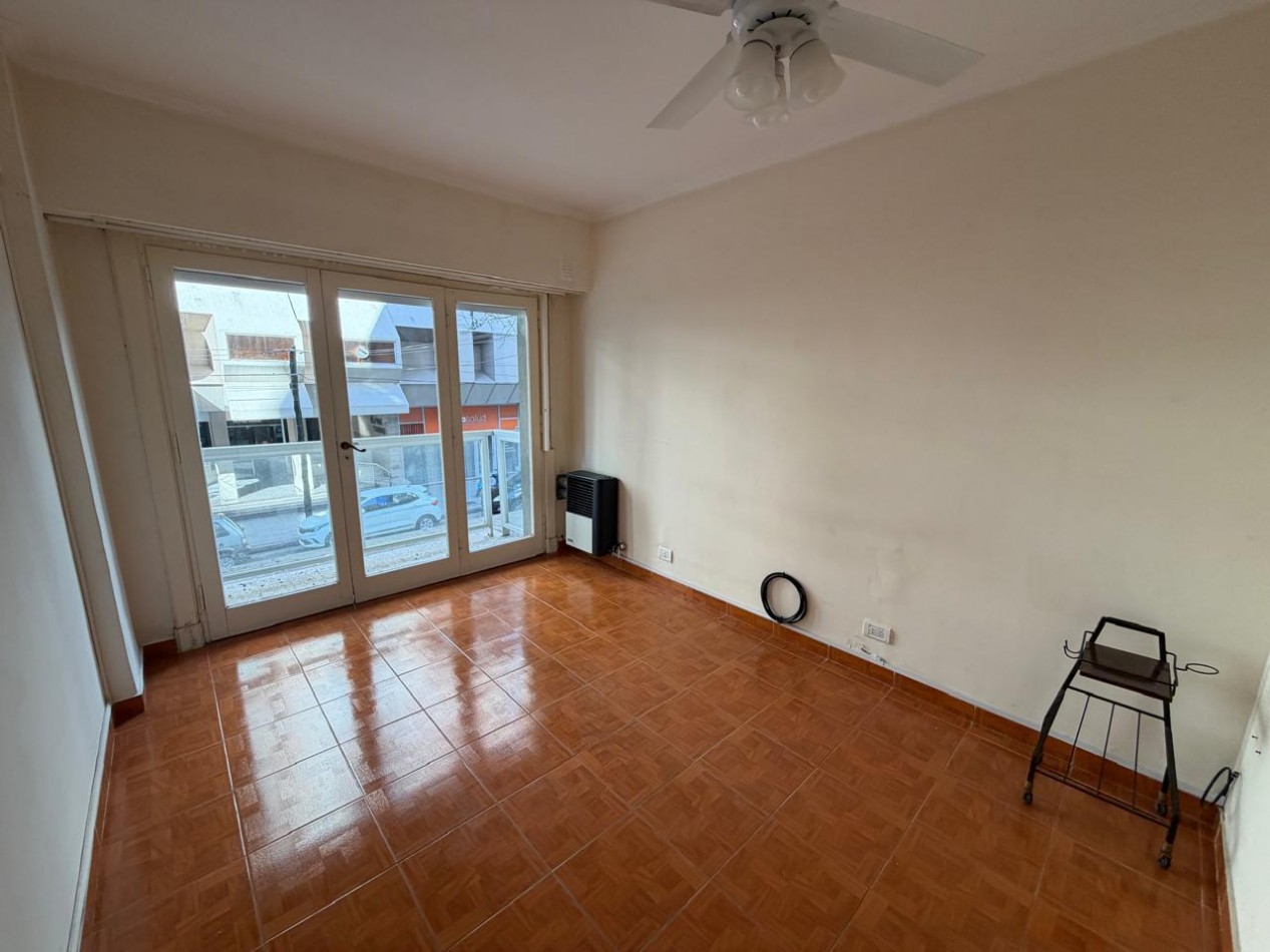 DEPARTAMENTO INVERTIDO DE 2 AMBIENTES A LA CALLE CON DEPENDENCIA EN ALDREY