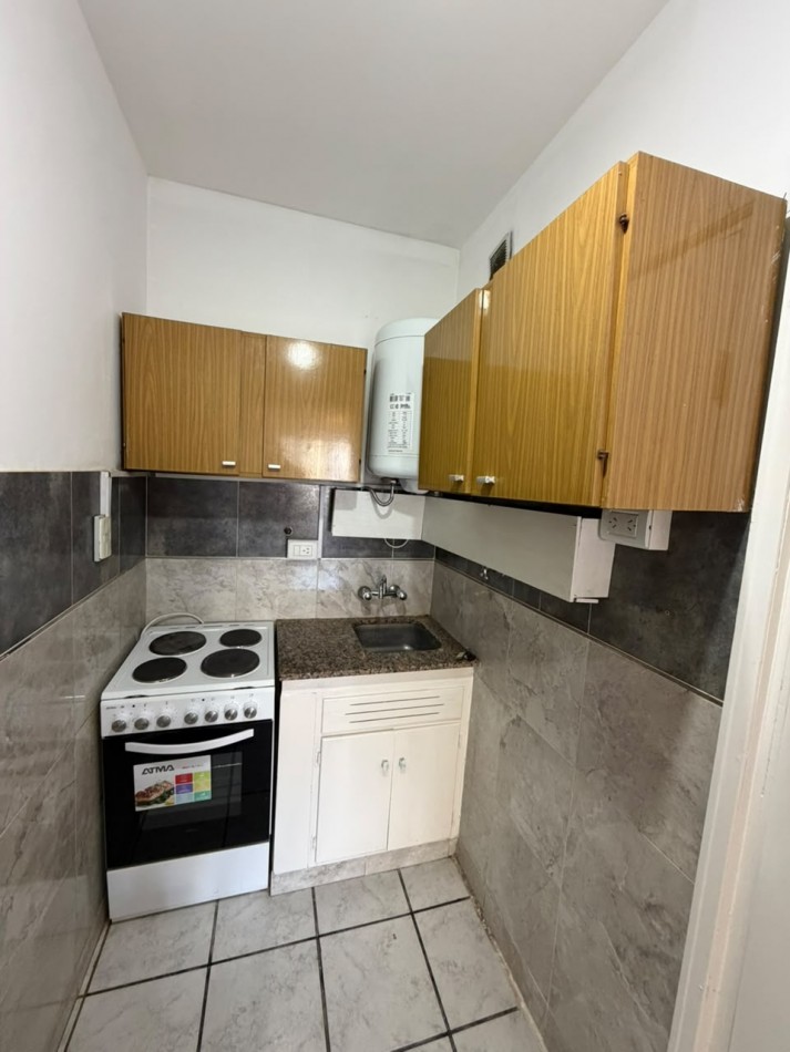 DEPARTAMENTO 1 AMB EN ESTADO ORIGINAL A LA CALLE EN ALDREY 