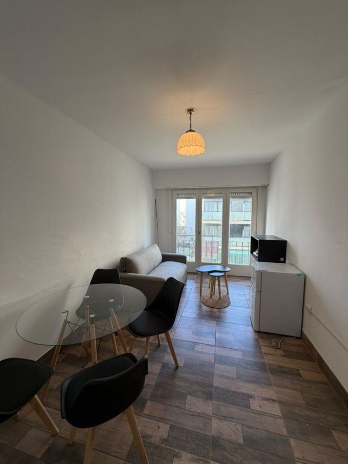 DEPARTAMENTO 1 AMB EN ESTADO ORIGINAL A LA CALLE EN ALDREY 