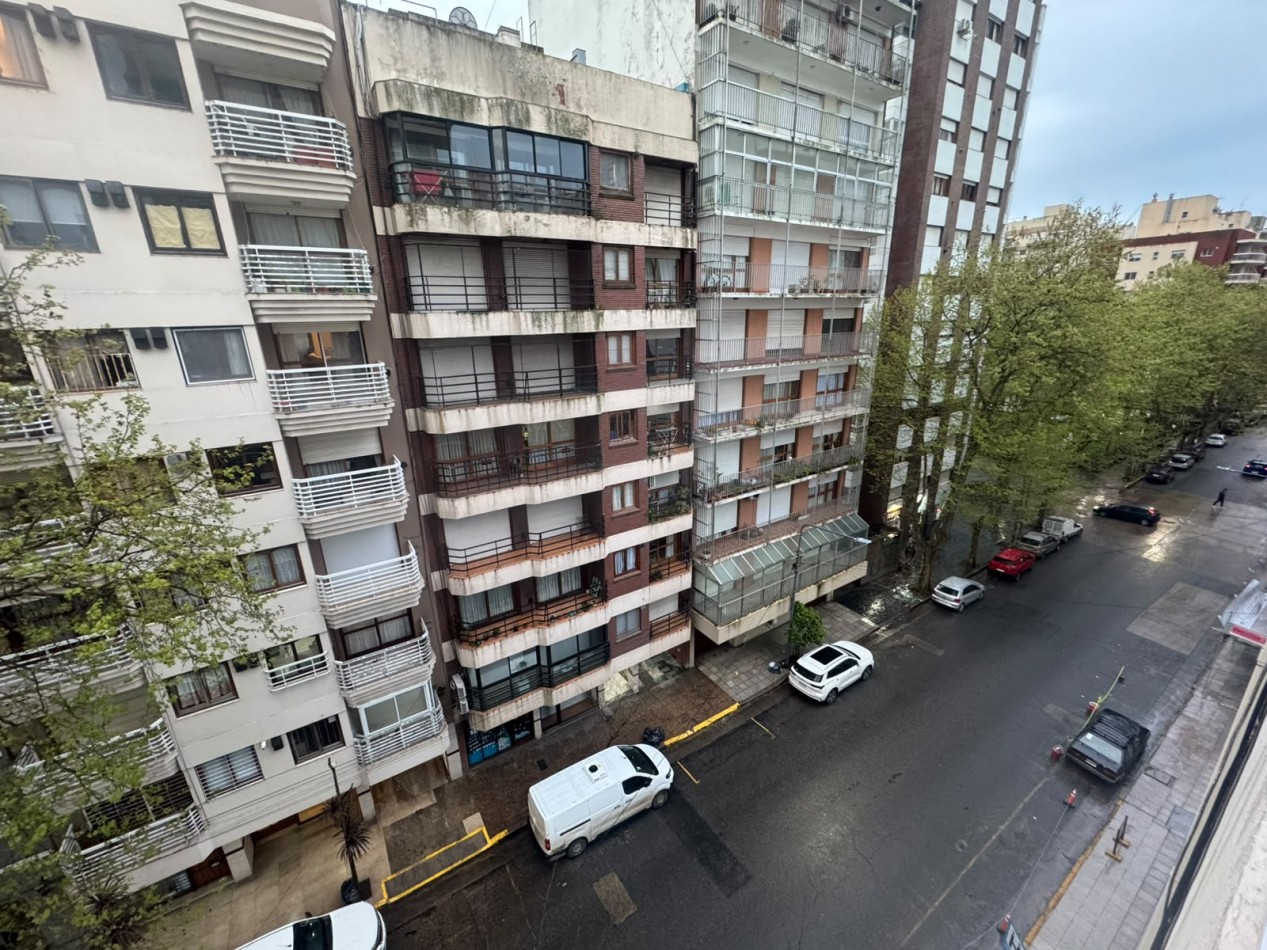 DEPARTAMENTO 1 AMB A LA CALLE TODO ELECTRICO