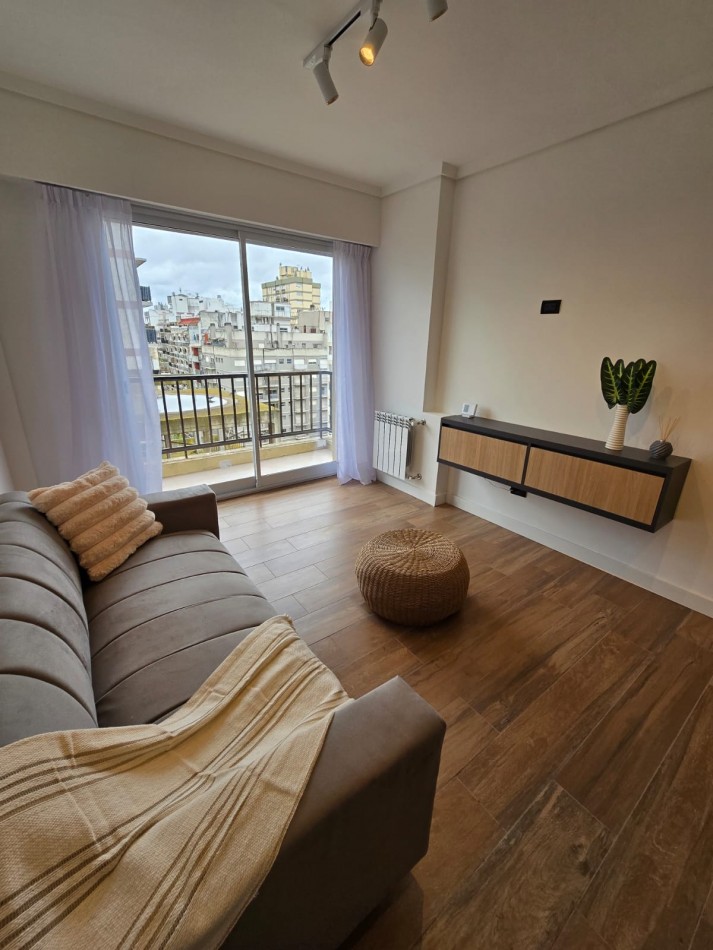 DEPARTAMENTO 2 AMBIENTES A LA CALLE CON DOBLE BALCON