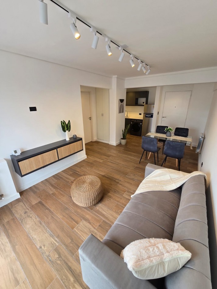 DEPARTAMENTO 2 AMBIENTES A LA CALLE CON DOBLE BALCON