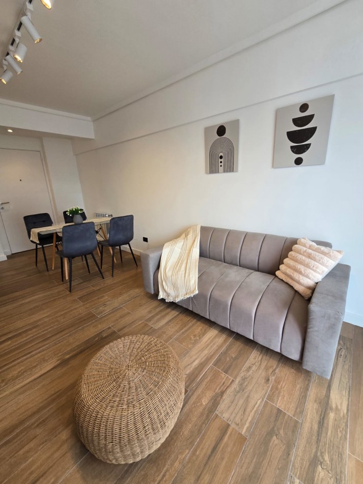 DEPARTAMENTO 2 AMBIENTES A LA CALLE CON DOBLE BALCON