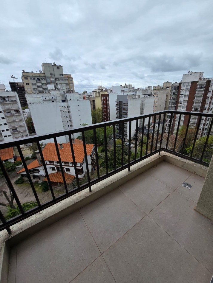 DEPARTAMENTO 2 AMBIENTES A LA CALLE CON DOBLE BALCON