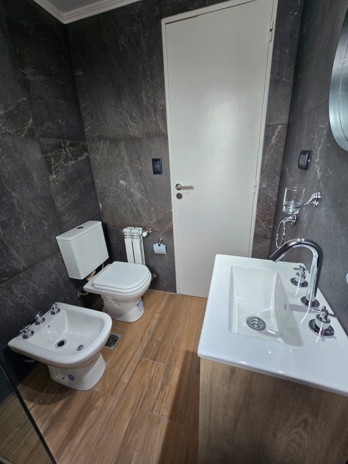 DEPARTAMENTO 2 AMBIENTES A LA CALLE CON DOBLE BALCON