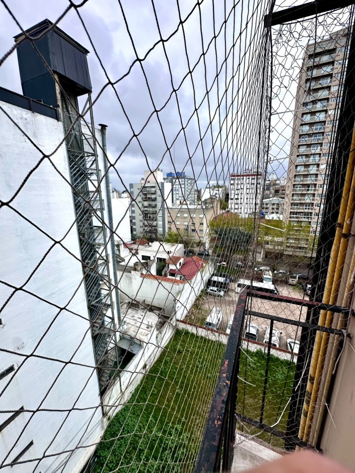 DEPARTAMENTO 2 AMB CONTRAFRENTE CON BALCON Y ESPACIO DE COCHERA EN ALDREY