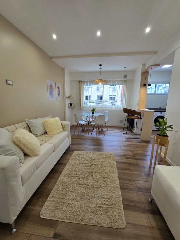 DEPARTAMENTO 2 AMBIENTES EXTERNO CON VENTANAL Y BALCON FRANCES EN ALDREY