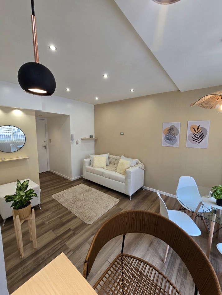 DEPARTAMENTO 2 AMBIENTES EXTERNO CON VENTANAL Y BALCON FRANCES EN ALDREY