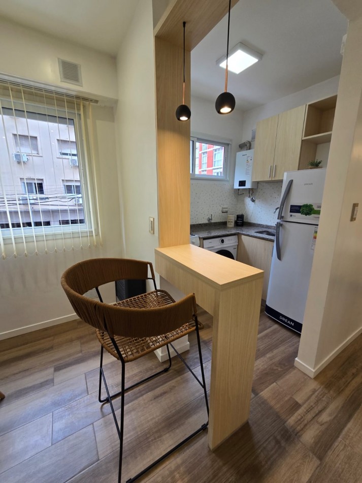 DEPARTAMENTO 2 AMBIENTES EXTERNO CON VENTANAL Y BALCON FRANCES EN ALDREY