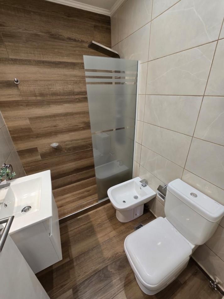 DEPARTAMENTO 2 AMBIENTES EXTERNO CON VENTANAL Y BALCON FRANCES EN ALDREY