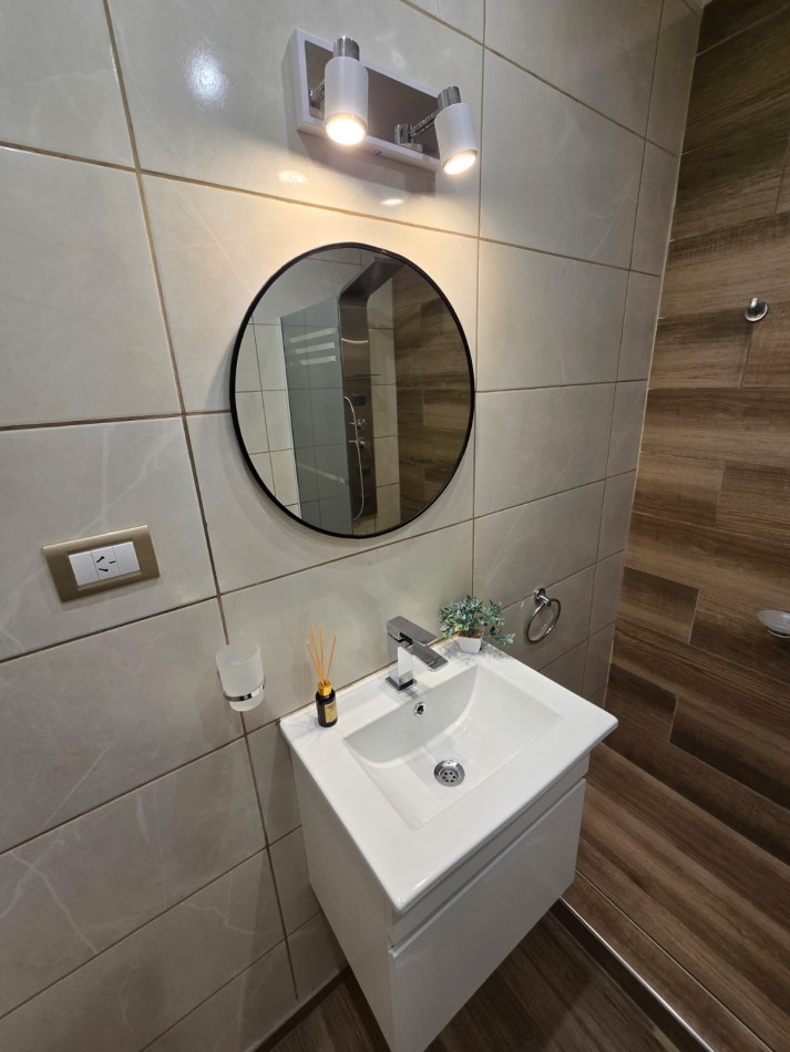 DEPARTAMENTO 2 AMBIENTES EXTERNO CON VENTANAL Y BALCON FRANCES EN ALDREY