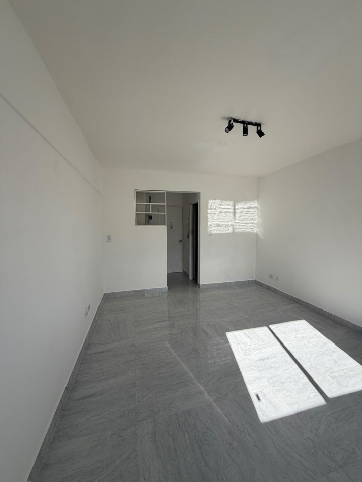 DEPARTAMENTO 1 AMBIENTE INTERNO RECICLADO EN PLAZA MITRE