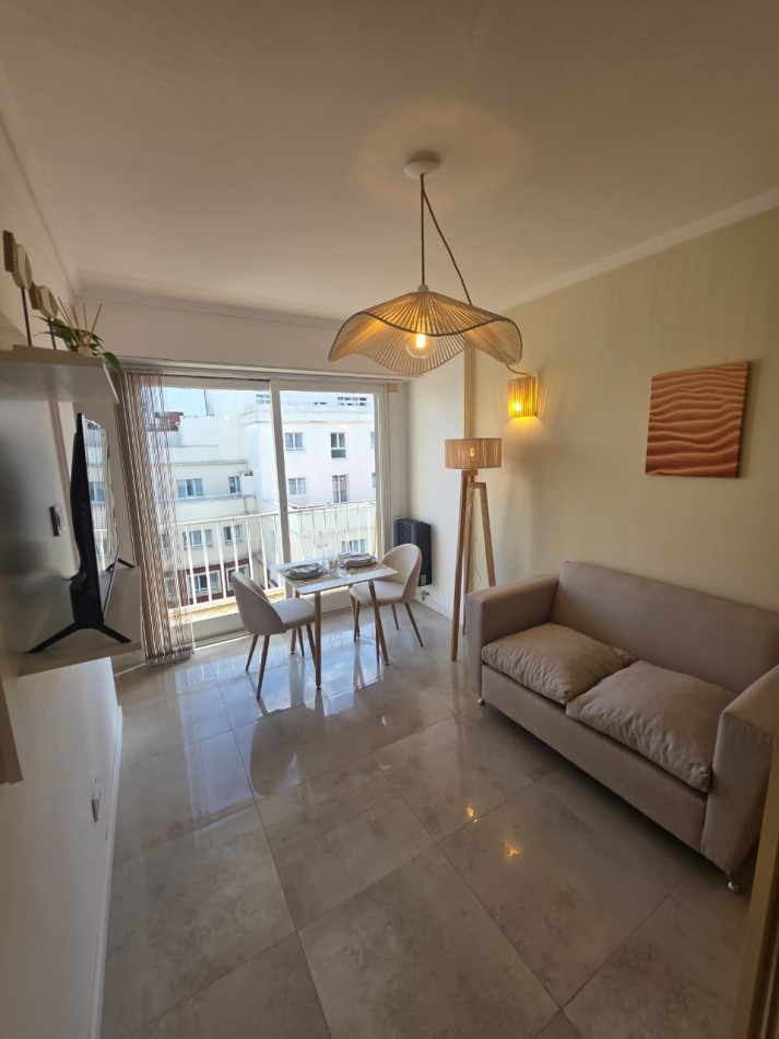 DEPARTAMENTO 1 AMB EXTERNO DIVIDIDO CON BALCON SALIENTE A LA CALLE