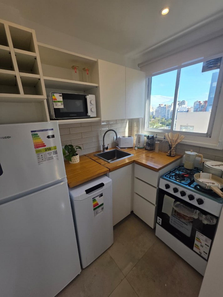 DEPARTAMENTO 1 AMB EXTERNO DIVIDIDO CON BALCON SALIENTE A LA CALLE