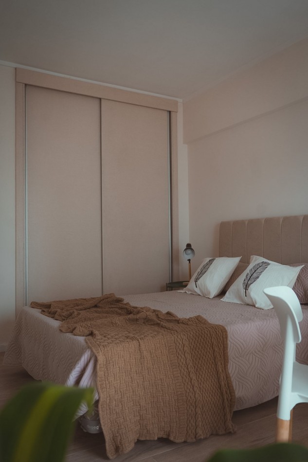 DEPARTAMENTO 1 AMBIENTE CON BALCON SALIENTE A LA CALLE EN ALDREY