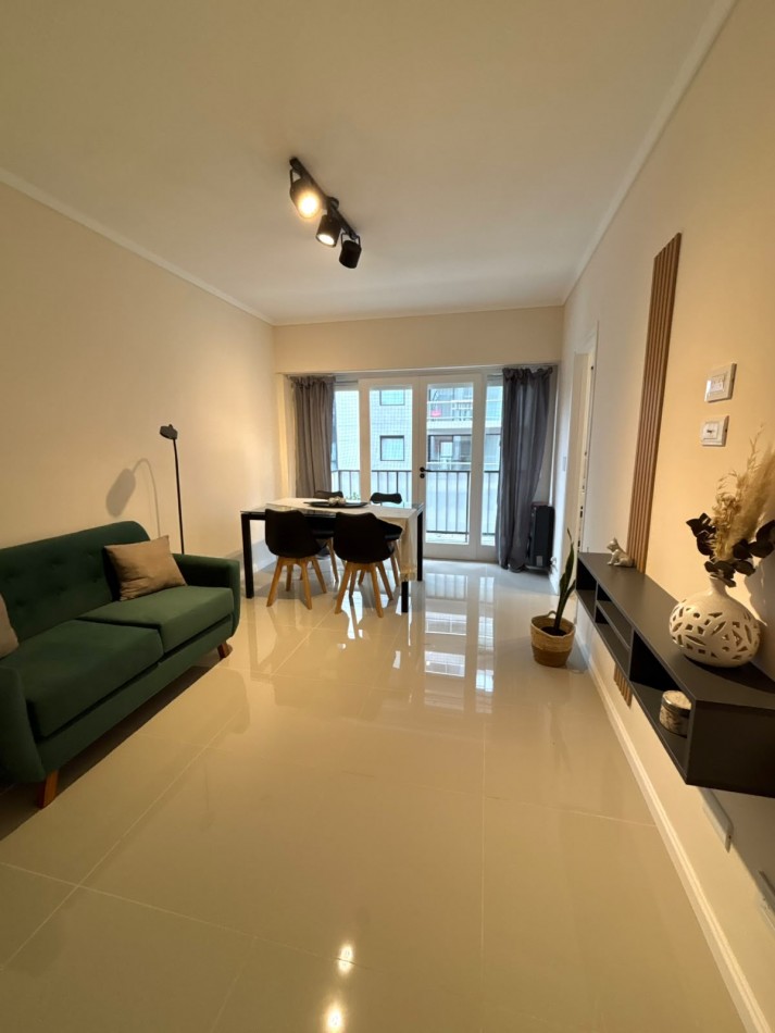 DEPARTAMENTO 2 AMBIENTES A LA CALLE CON BALCON