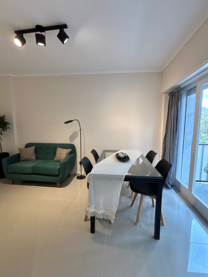 DEPARTAMENTO 2 AMBIENTES A LA CALLE CON BALCON