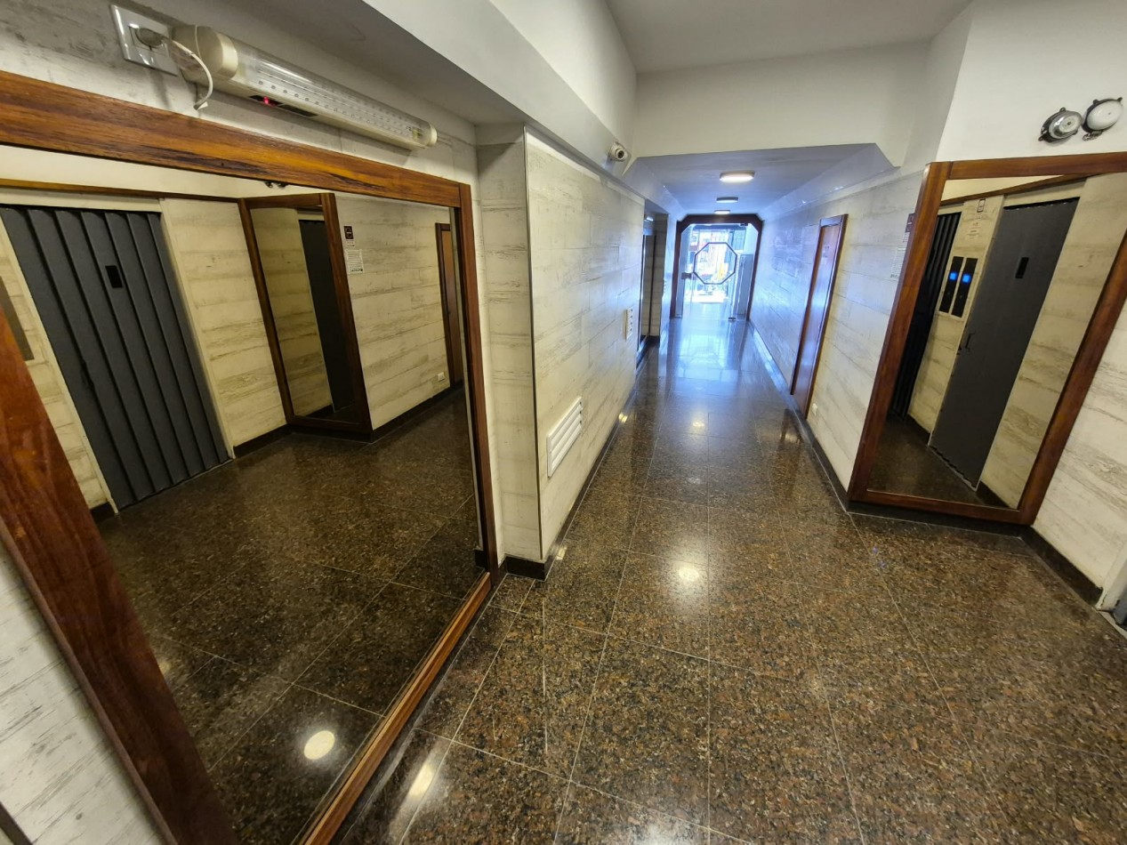DEPARTAMENTO 1 AMB AL CONTRAFRENTE CON VENTANAL EN EL CENTRO