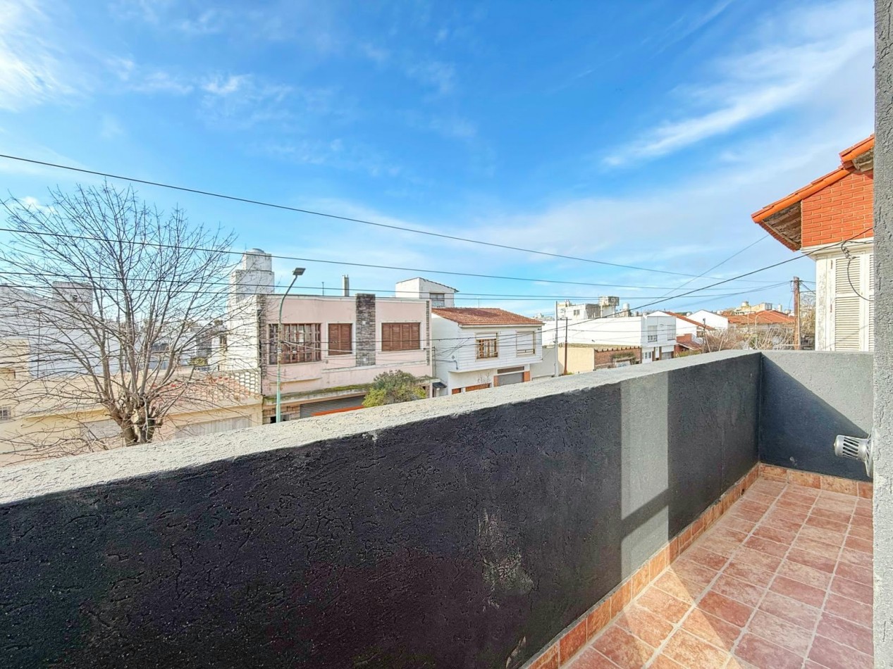 PH 3 AMB A ESTRENAR CON BALCON EN 1ER. PISO POR ESCALERA EN BARRIO SAN JUAN