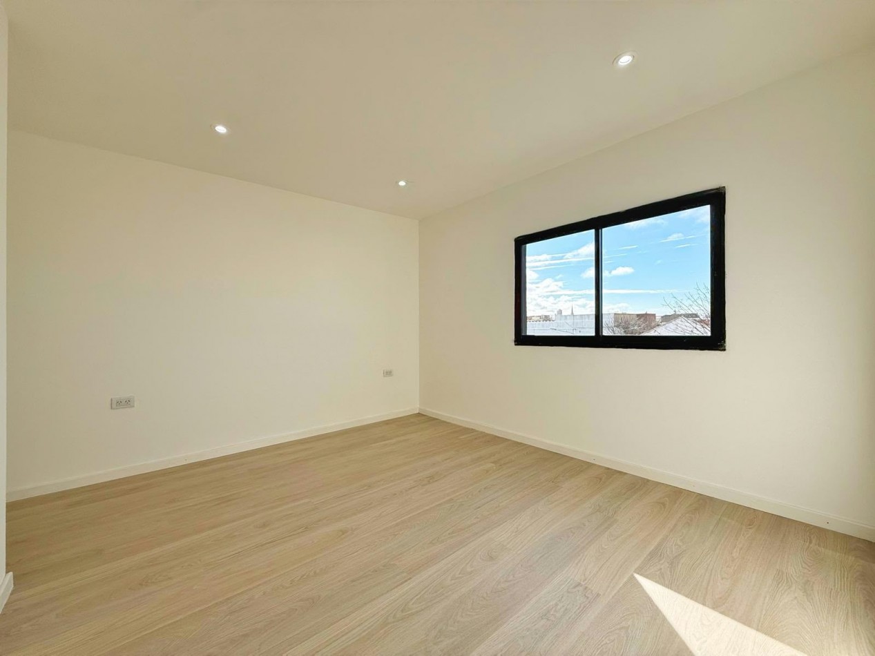 PH 3 AMB A ESTRENAR CON BALCON EN 1ER. PISO POR ESCALERA EN BARRIO SAN JUAN