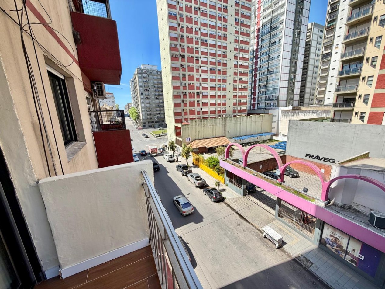 DEPARTAMENTO 2 AMBIENTES EXTERNO CON BALCON SALIENTE EN PUNTA IGLESIA
