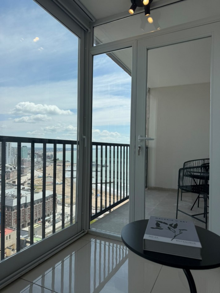 DEPARTAMENTO 3 AMB CON BALCON FRANCES Y VISTA AL MAR EN EDIFICIO  COSMOS 