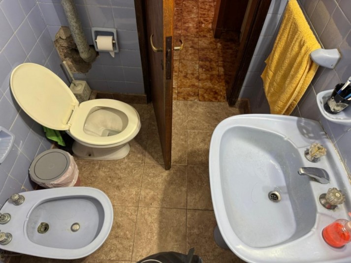 DOS CASAS DE 3 AMBIENTES MAS UN GALPON EN EL BARRIO LAS AVENIDAS. APTO CREDITO