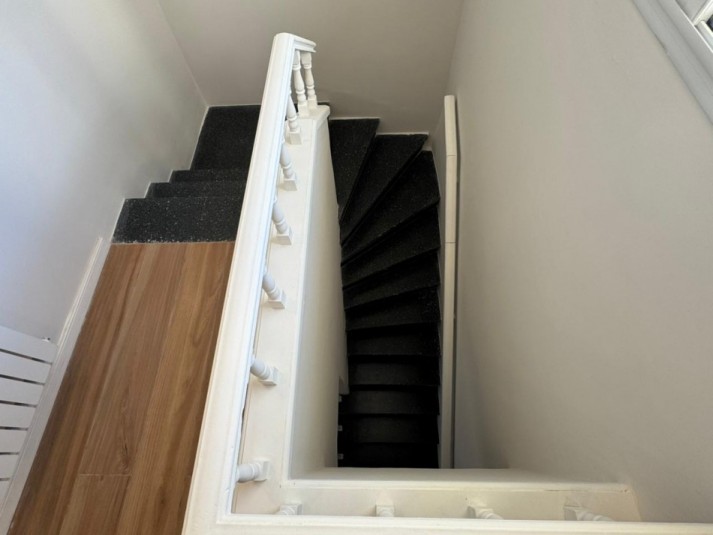 CHALET EN PH DE 4 AMBIENTES EN 2 PLANTAS CON GARAJE, A 150 MTS. DEL SHOPPING ALDREY