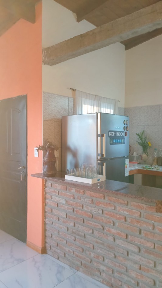 CHALET 4 AMB CON LOCAL Y PARQUE EN LOS ACANTILADOS . APTO CREDITO. URGENCIA DE VENTA