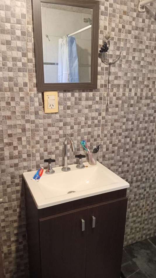 CHALET 4 AMB CON LOCAL Y PARQUE EN LOS ACANTILADOS . APTO CREDITO. URGENCIA DE VENTA