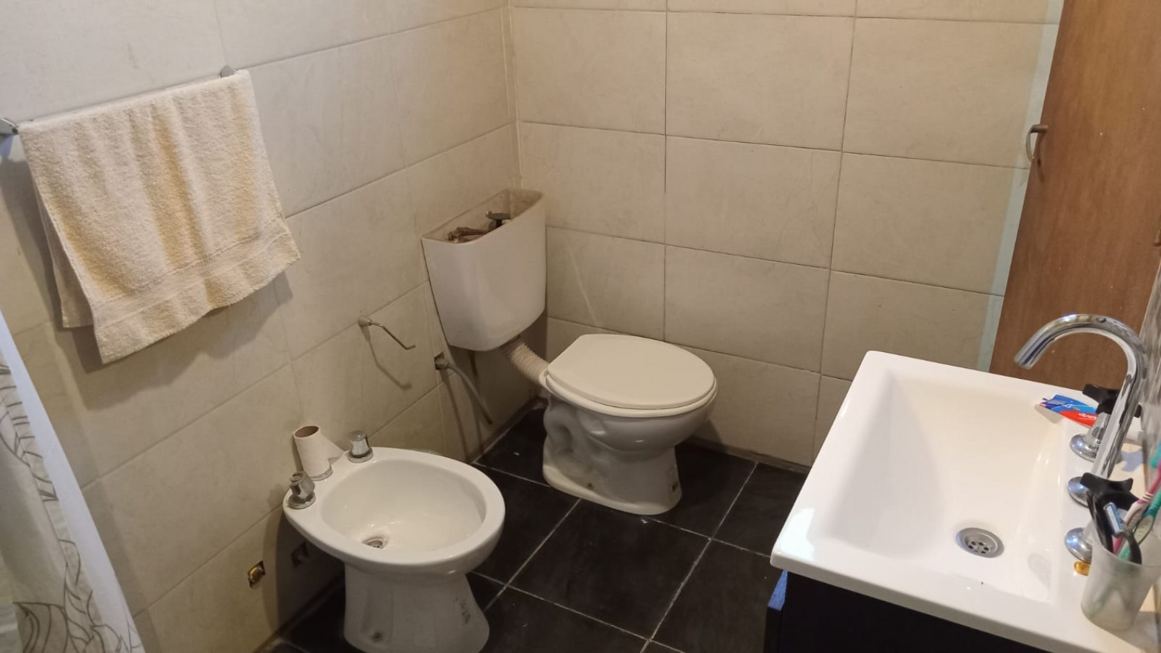 CHALET 4 AMB CON LOCAL Y PARQUE EN LOS ACANTILADOS . APTO CREDITO. URGENCIA DE VENTA