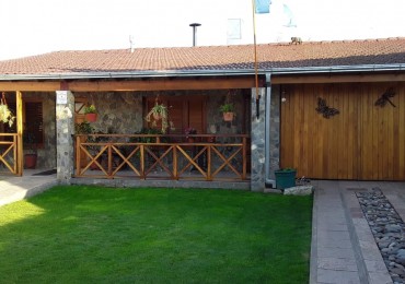 Amplia Casa 3 Ambientes con Dos Patios en Tandil