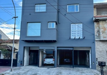 PH 2 AMBIENTES CON ESPACIO DE COCHERA Y BALCON TERRAZA EN PRIMER PISO POR ESCALERA