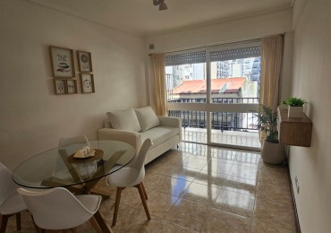 DEPARTAMENTO 2 AMBIENTES CON BALCON SALIENTE EN PLAZA COLON