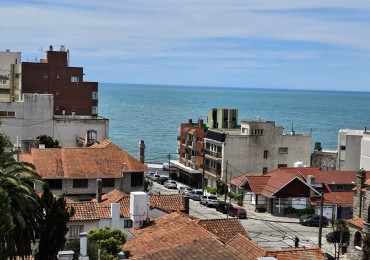 DEPARTAMENTO 2 AMBIENTES LATERAL CON DEPENDENCIA Y VISTA AL MAR EN PUNTA IGLESIA