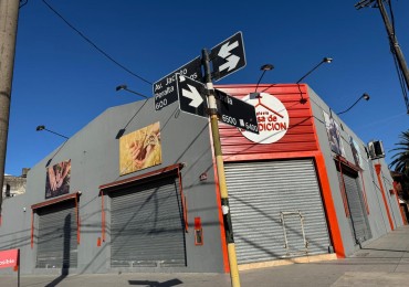 GALPON CONSTRUIDO SOBRE 3 LOTES, POSEE 539M2 TOTALES VENDE Y PERMUTA ( APTO CREDITO)