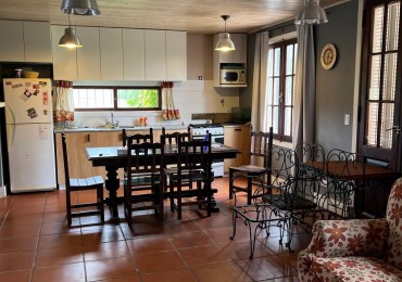 CASA DE 3 AMB CON PARQUE, SOBRE LOTE DE 400M2 EN SAN EDUARDO DEL MAR. APTO CREDITO