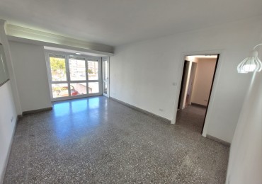 DEPARTAMENTO 3 AMBIENTES CON BALCON SALIENTE