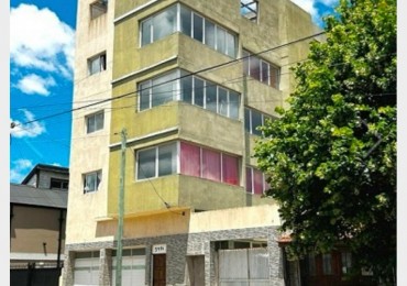 EDIFICIO ENTERO EN CALLE NECOCHEA Y CHILE