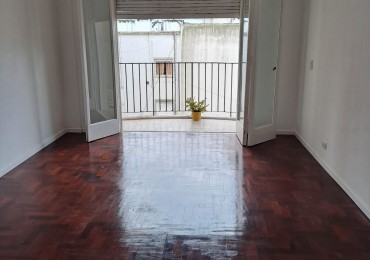 DEPARTAMENTO 1 AMB CON BALCON AL CONTRAFRENTE RECICLADO VENDE Y PERMUTA