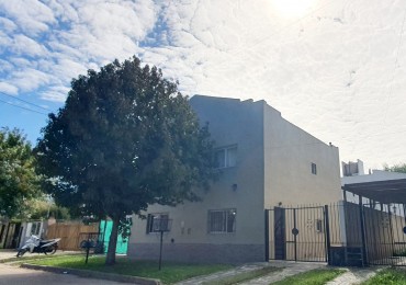 DUPLEX 3 AMBIENTES CON PARQUE Y ENTRADA PARA AUTO EN MIRAMAR. APTO CREDITO