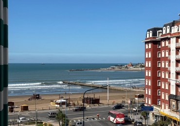 DEPARTAMENTO DE 3 AMB A LA CALLE CON BALCON CORRIDO Y VISTA LATERAL AL MAR EN PUNTA IGLESIA