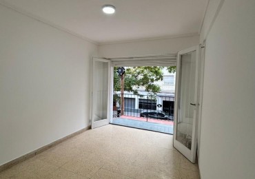 DEPARTAMENTO 2 AMBIENTES CON BALCON A LA CALLE, PATIO Y DEPENDENCIA  DE SERVICIO EN ALDREY